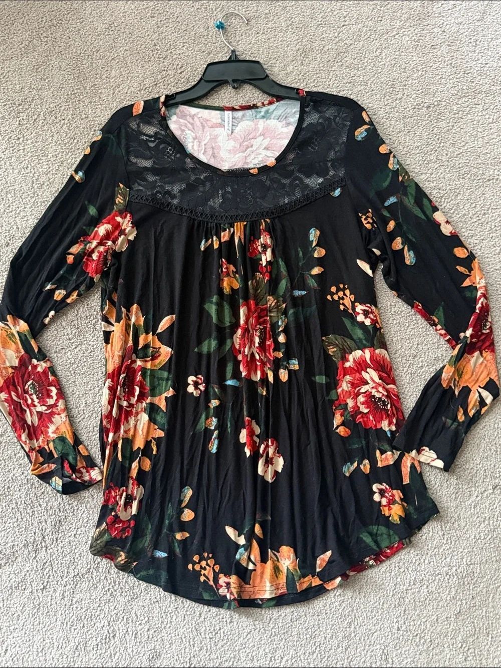 Taohuadao Black Floral Lace Blouse!
